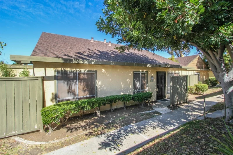 9086 Flanders, San Diego, CA 92126