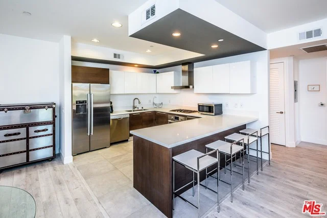 118 Kenwood #305, Glendale, CA 91205
