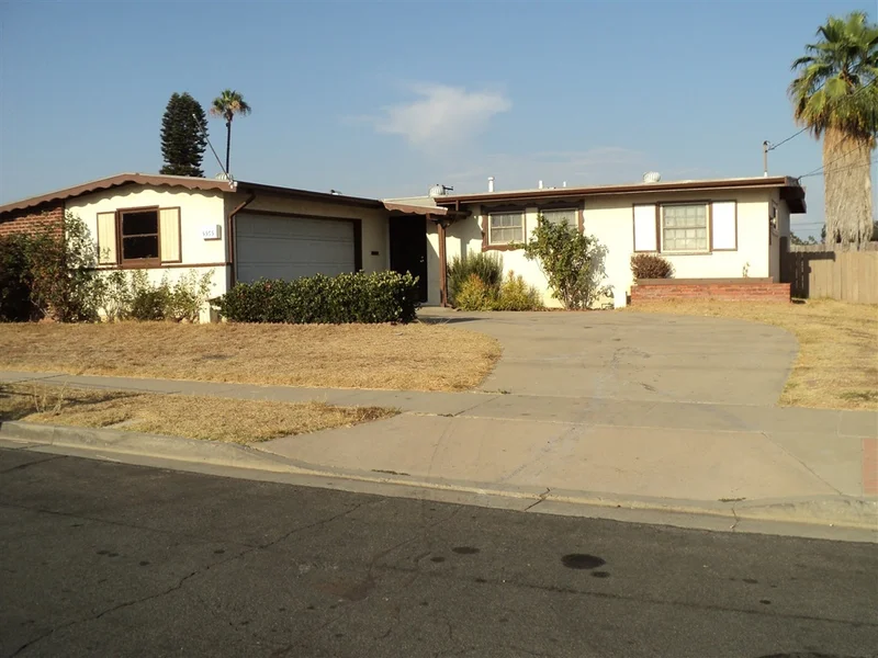 5565 Rab St., La Mesa, CA 91942