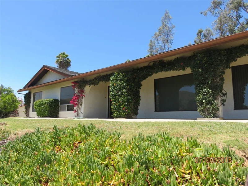 2710 Vista Del Sembrado, Escondido, CA 92025