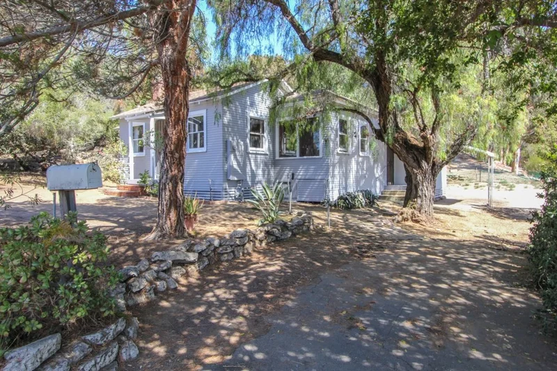 2574 Pico, San Diego, CA 92109