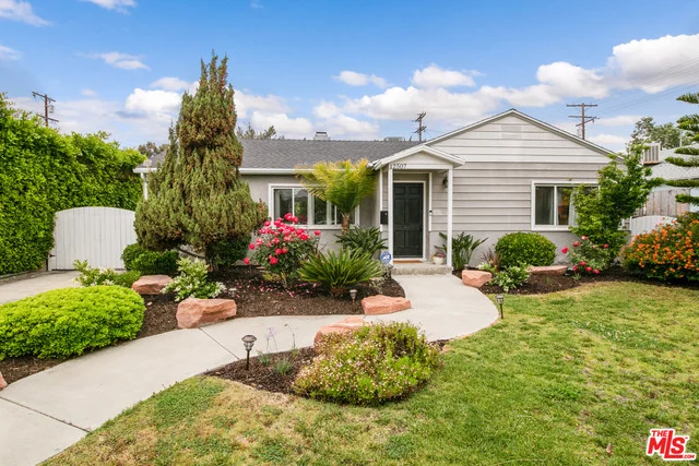 12507 Martha, Valley Glen, CA 91607