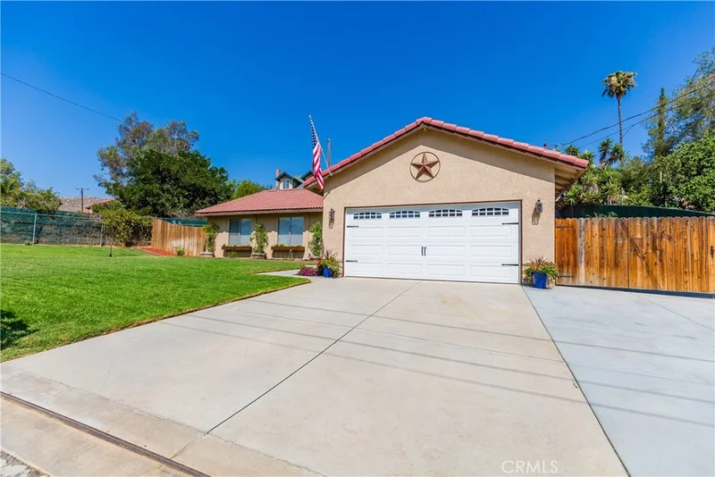 6187 Tarragona, Riverside, CA 92509