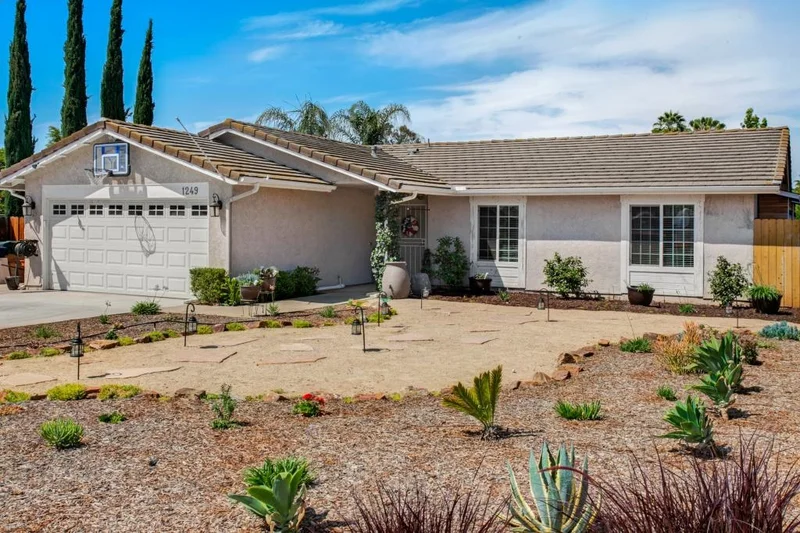 1249 Tower Lane, Escondido, CA 92026