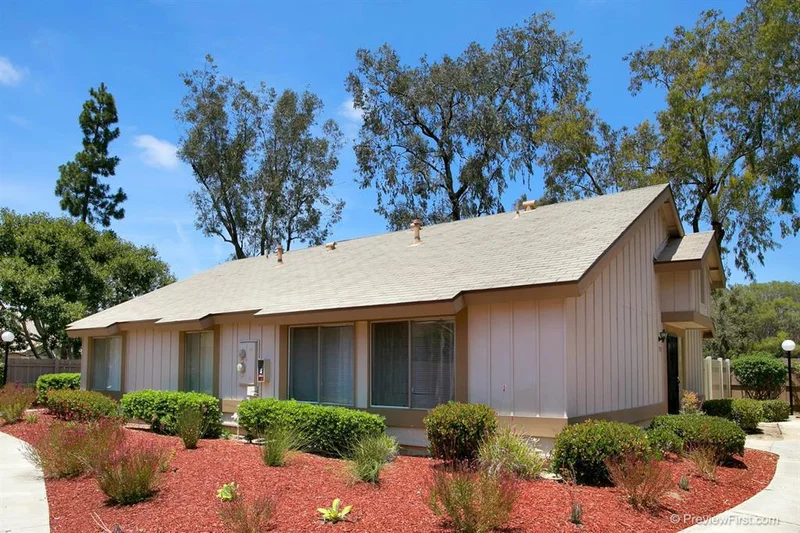 2728 Casey, San Diego, CA 92139
