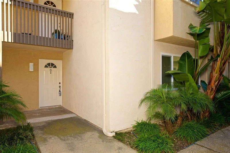 8515 Villa La Jolla Drive #B, La Jolla, CA 92037