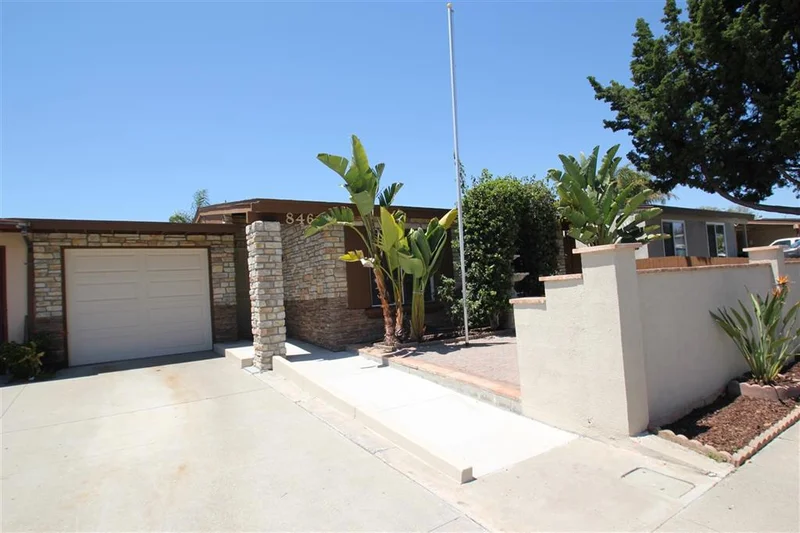 846 Lemon Avenue, Vista, CA 92084