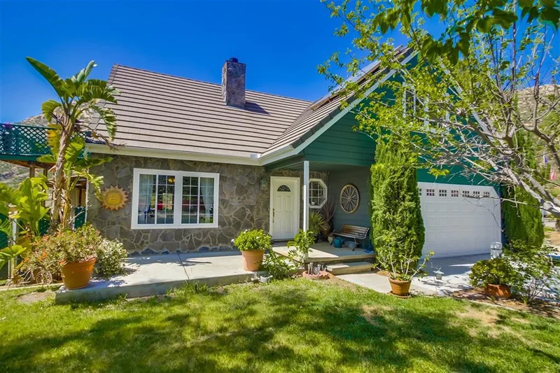 25728 Caryn, Ramona, CA 92065