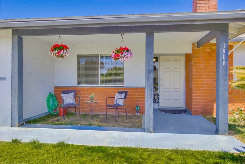 1908 Louis, Escondido, CA 92026