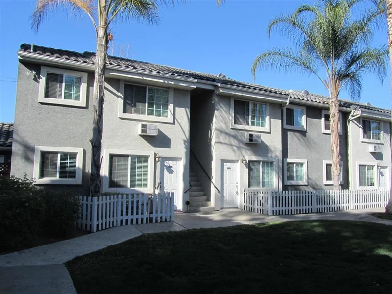 523 Graves #201, El Cajon, CA 92020