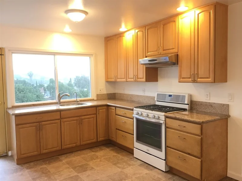 5499 Via Alcazar, San Diego, CA 92111