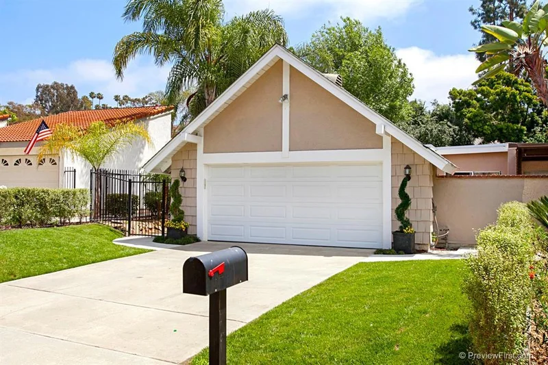 2711 Abejorro, Carlsbad, CA 92009