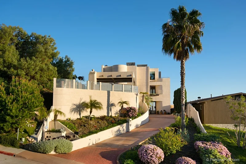 1231 Van Nuys, San Diego, CA 92109