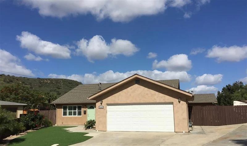 9116 Todos Santos Dr., Santee, CA 92071