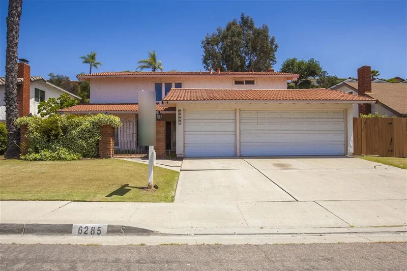 6285 Lake Athabaska, San Diego, CA 92119