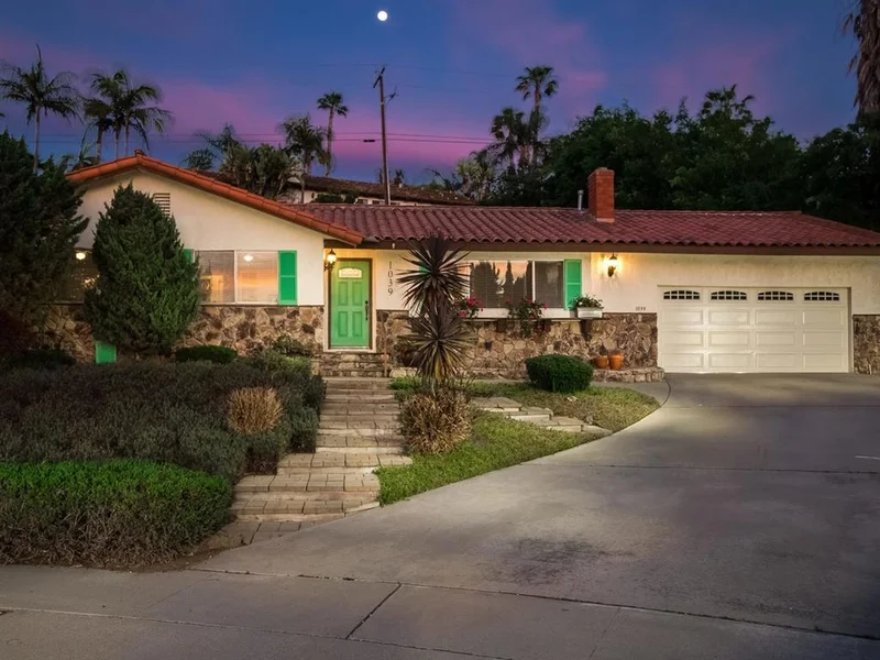 1039 Deerhaven Dr, Vista, CA 92084