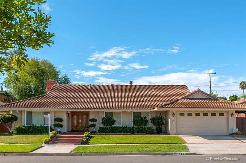 7679 Lake Adlon Dr., San Diego, CA 92119