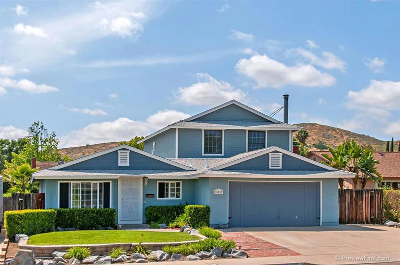10052 Ashdale Ln, Santee, CA 92071