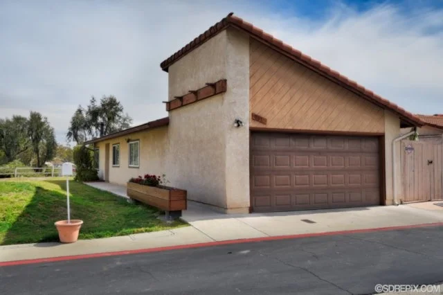 2717 Moundview Pl, Spring Valley, CA 91977