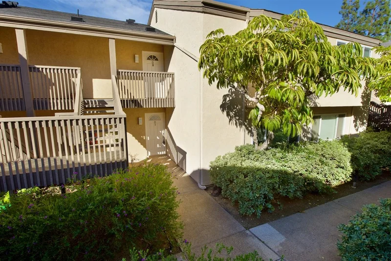 8532 Via Mallorca #B, La Jolla, CA 92037