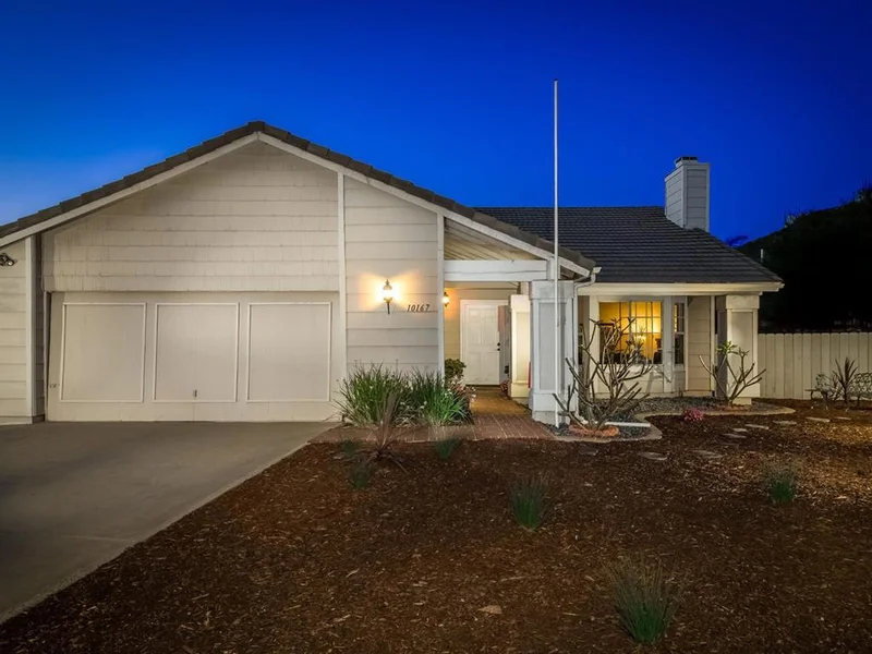 10167 Ranchitos Ct, Lakeside, CA 92040