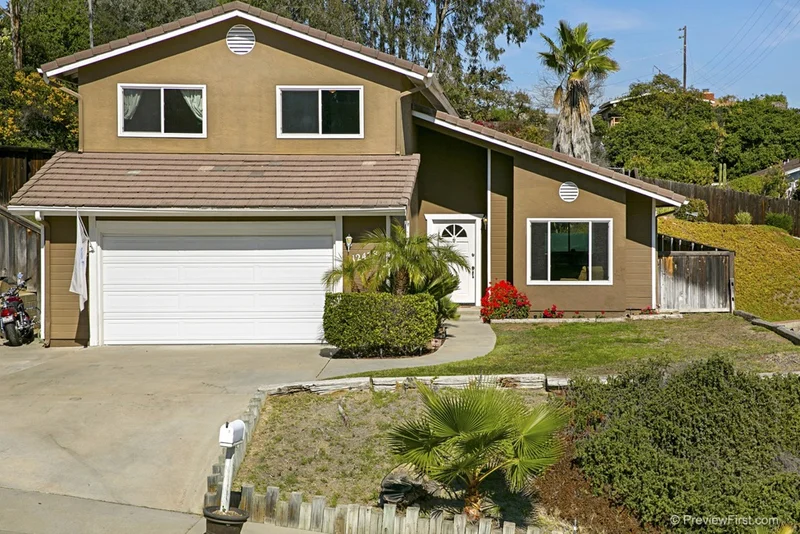 12478 Skyhigh Ct, El Cajon, CA 92021