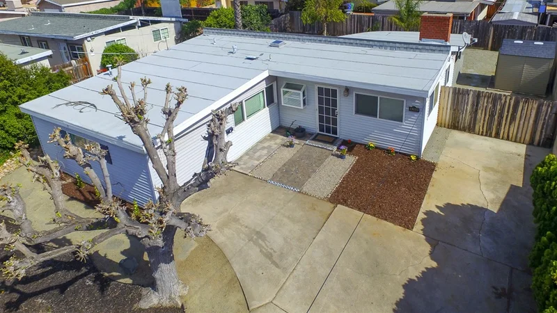 6269 Lake Albano Ave., San Diego, CA 92119