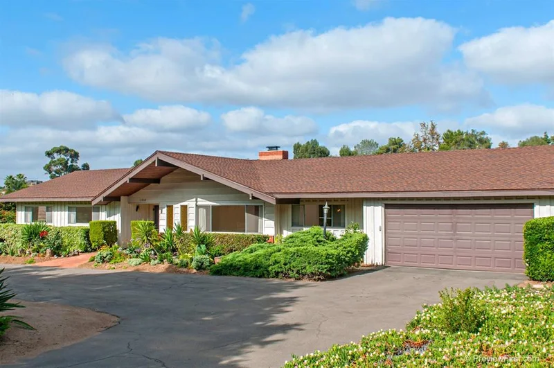 11860 Fuerte Dr., El Cajon, CA 92020