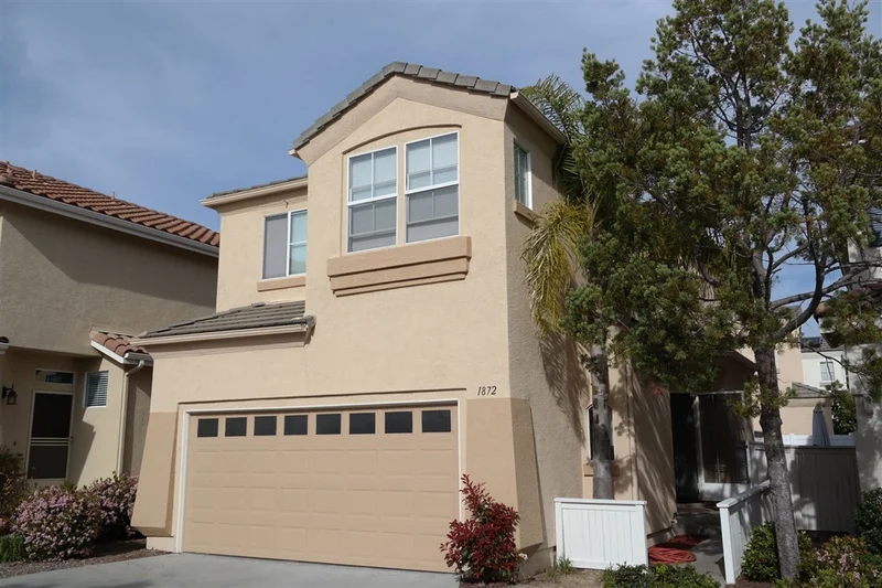 1872 Saint Thomas Rd, Vista, CA 92081