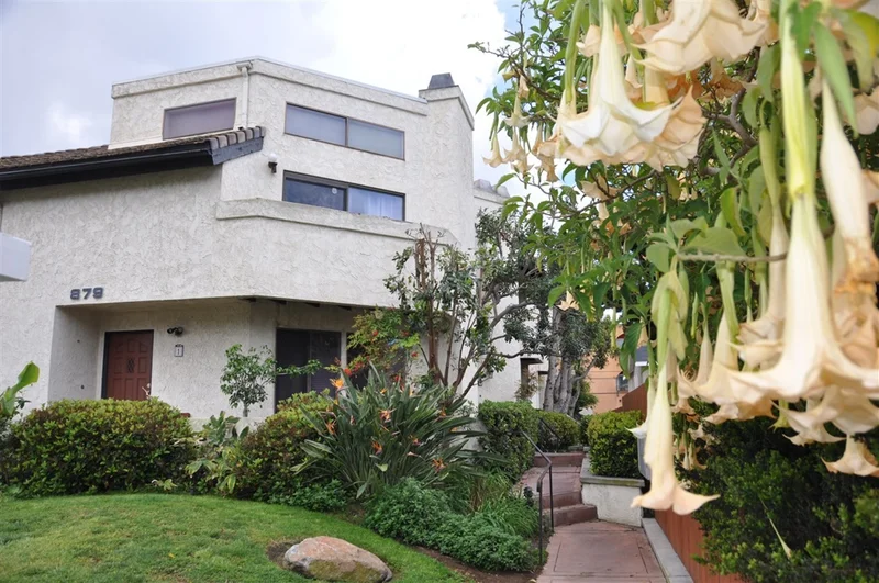879 Agate St #2, San Diego, CA 92109