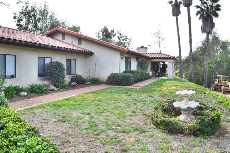 1009 Osborne Street, Vista, CA 92084