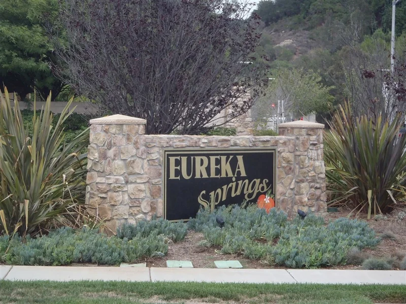 2950 Oro Blanco Circle, Escondido, CA 92027