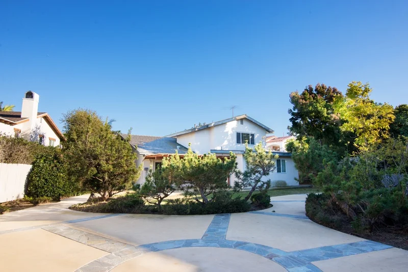5570 Avenida Fiesta, La Jolla, CA 92037