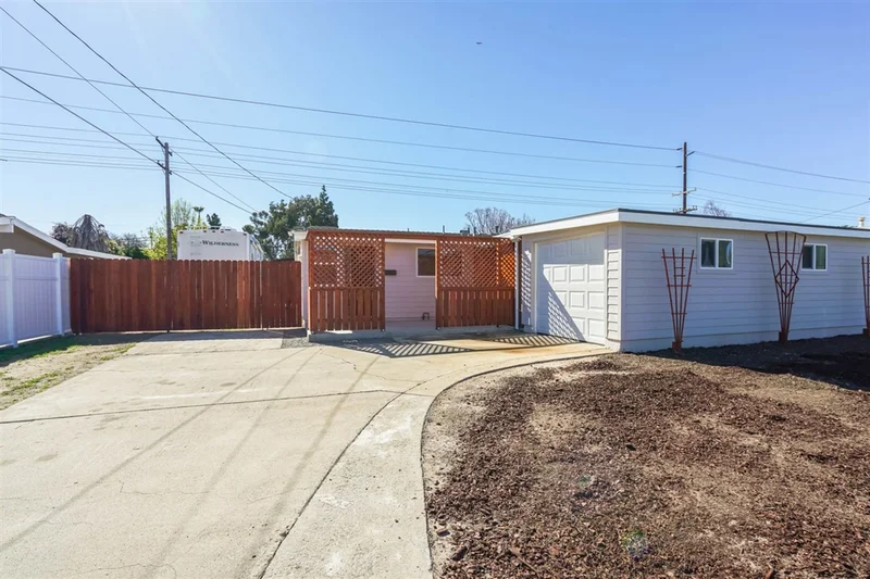 8525 Blue Lake, San Diego, CA 92119