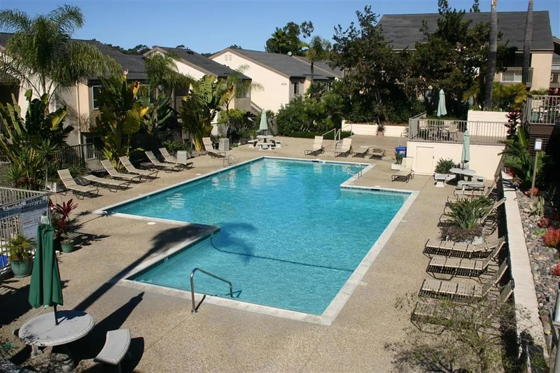 8532 Via Mallorca #H, La Jolla, CA 92037