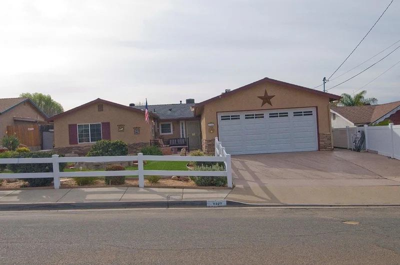 11327 Pegeen Pl, El Cajon, CA 92021
