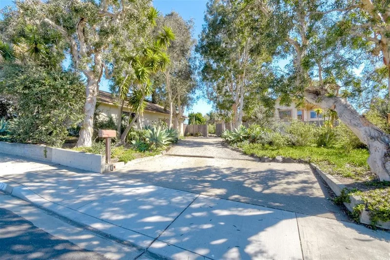1173 Chestnut Ave, Carlsbad, CA 92008