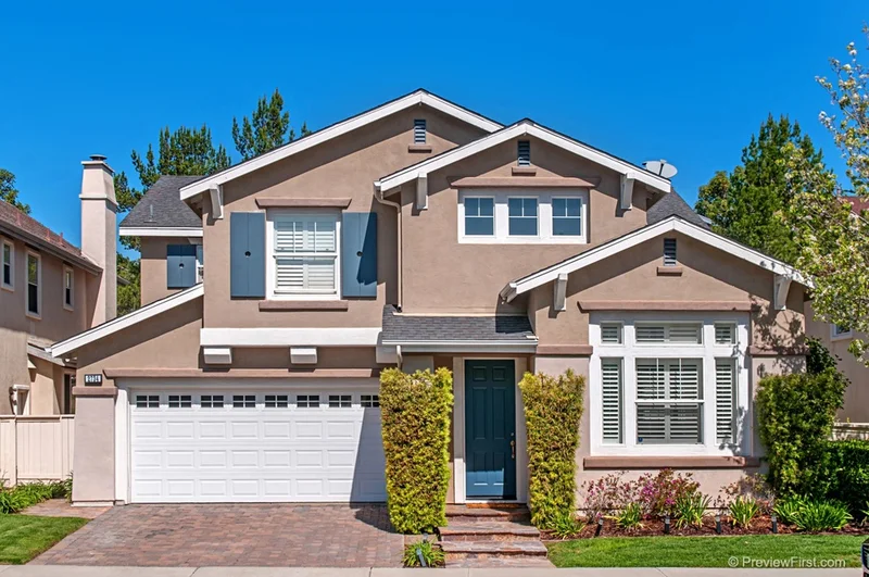 2734 Canyon, San Diego, CA 92123