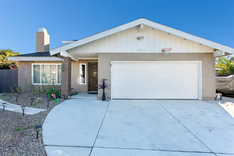 1017 Georgia Lane, Vista, CA 92083