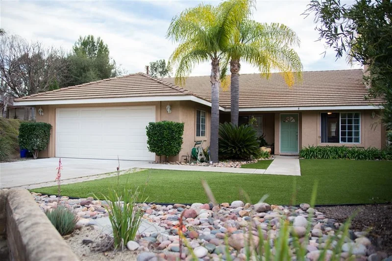 25351 Poderio Drive, Ramona, CA 92065
