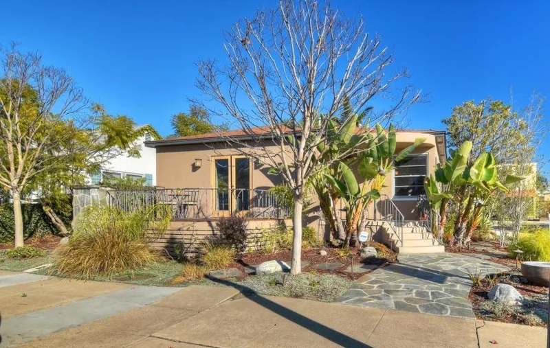 4519 49th, San Diego, CA 92115