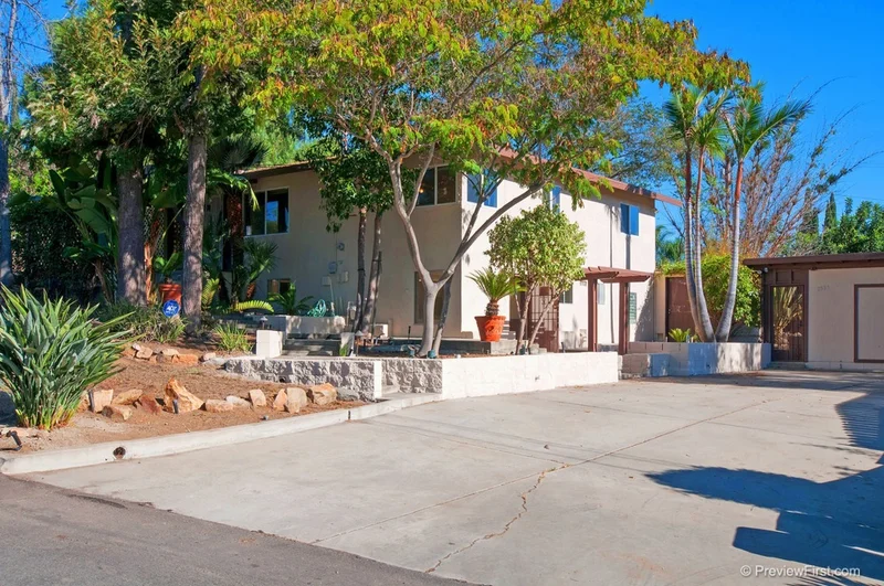 2538 Green Meadow Way, Vista, CA 92083