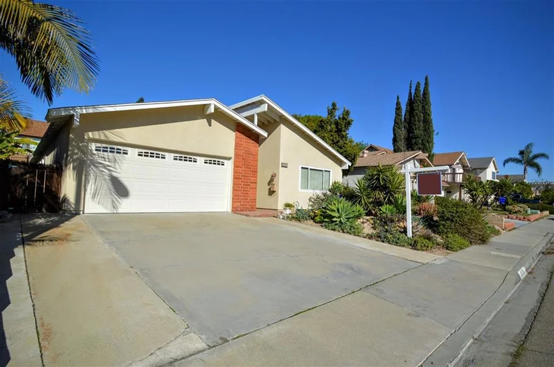 9074 Libra Dr, San Diego, CA 92126