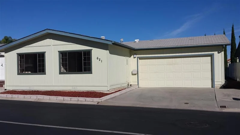 621 Via Bogota, Vista, CA 92081