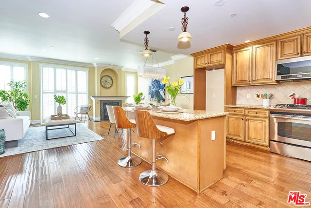 412 Wilton #303, Los Angeles, CA 90020