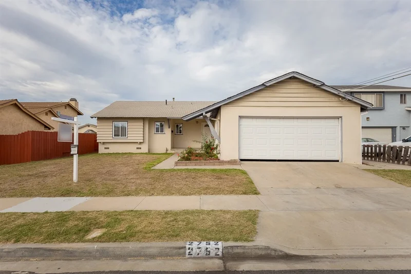 2752 Beatrice, San Diego, CA 92139