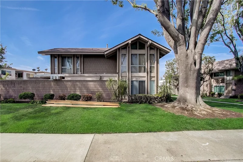 26 Oval #4, Irvine, CA 92604