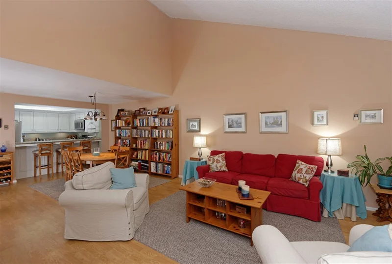 6274 Caminito Araya, San Diego, CA 92122