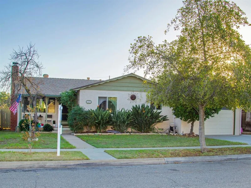1029 Kings Rd, Escondido, CA 92027
