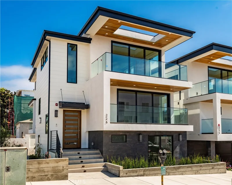 226 2nd Street #3, Hermosa Beach, CA 90254